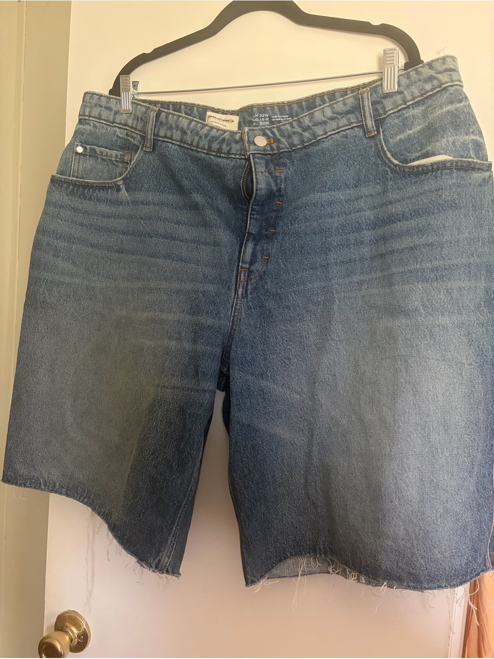 Pilcro by Anthropologie High-Rise Denim Bermuda Raw Hem Shorts Size 18W - Picture 4 of 7